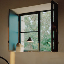 Ladda upp bild till gallerivisning, Brolly Portable bordslampa