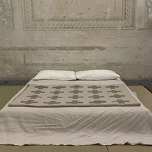 Ladda upp bild till gallerivisning, Crux Blanket
