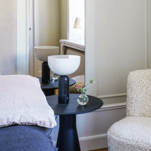 Ladda upp bild till gallerivisning, Sänglampa Kizu med svart marmorfot