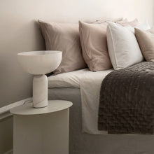 Ladda upp bild till gallerivisning, Bordslampa Kizu vit