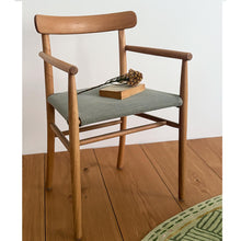 Ladda upp bild till gallerivisning, Lightwood Armchair (stoppad sits)