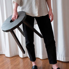 Ladda upp bild till gallerivisning, Lilla Snåland pall - Grafit svart