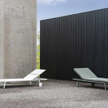 Ladda upp bild till gallerivisning, AUGUST Solstol