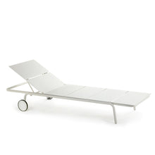 Ladda upp bild till gallerivisning, AUGUST Solstol