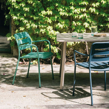 Ladda upp bild till gallerivisning, Village matbord