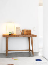 Ladda upp bild till gallerivisning, Vass skrivbord