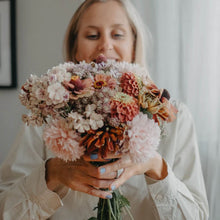 Ladda upp bild till gallerivisning, New Botanic - Romantic Bouquet Collection
