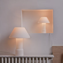 Ladda upp bild till gallerivisning, Lampyre w163 Bordslampa
