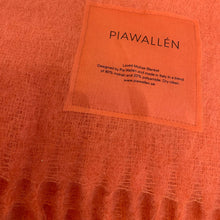 Ladda upp bild till gallerivisning, Mohairfilt med frans
