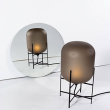 Ladda upp bild till gallerivisning, Oda lampa i Smoky Grey Acetato / Svart
