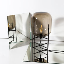 Ladda upp bild till gallerivisning, Oda lampa i Smoky Grey / Svart
