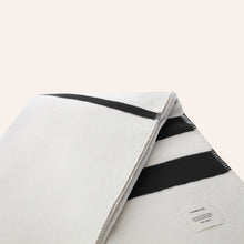 Ladda upp bild till gallerivisning, Triple Stripe Blanket
