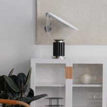 Ladda upp bild till gallerivisning, Taccia Small lampa

