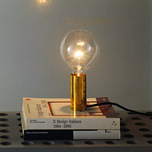 NEB bordslampa i mässing